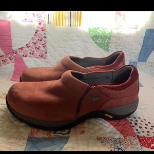 DANSKO women’s Patti 100% waterproof leather. Size 37 (EU). EUC